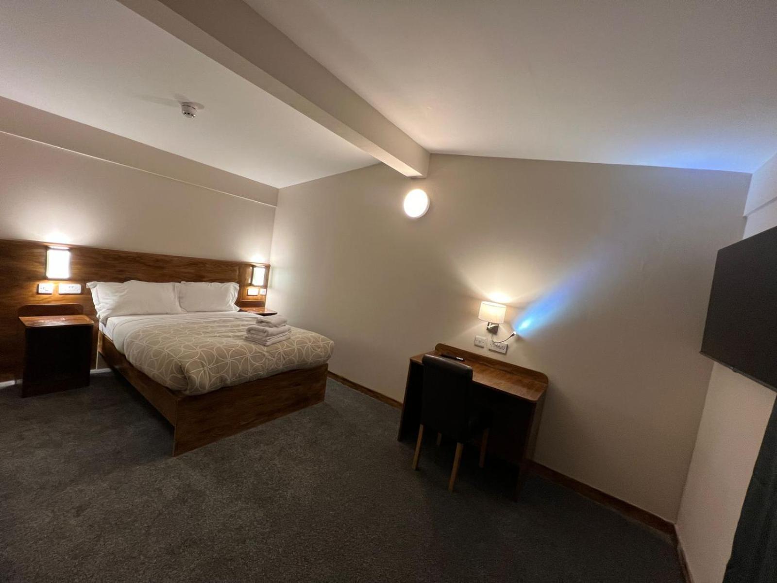 Отель Burntisland House Экстерьер фото