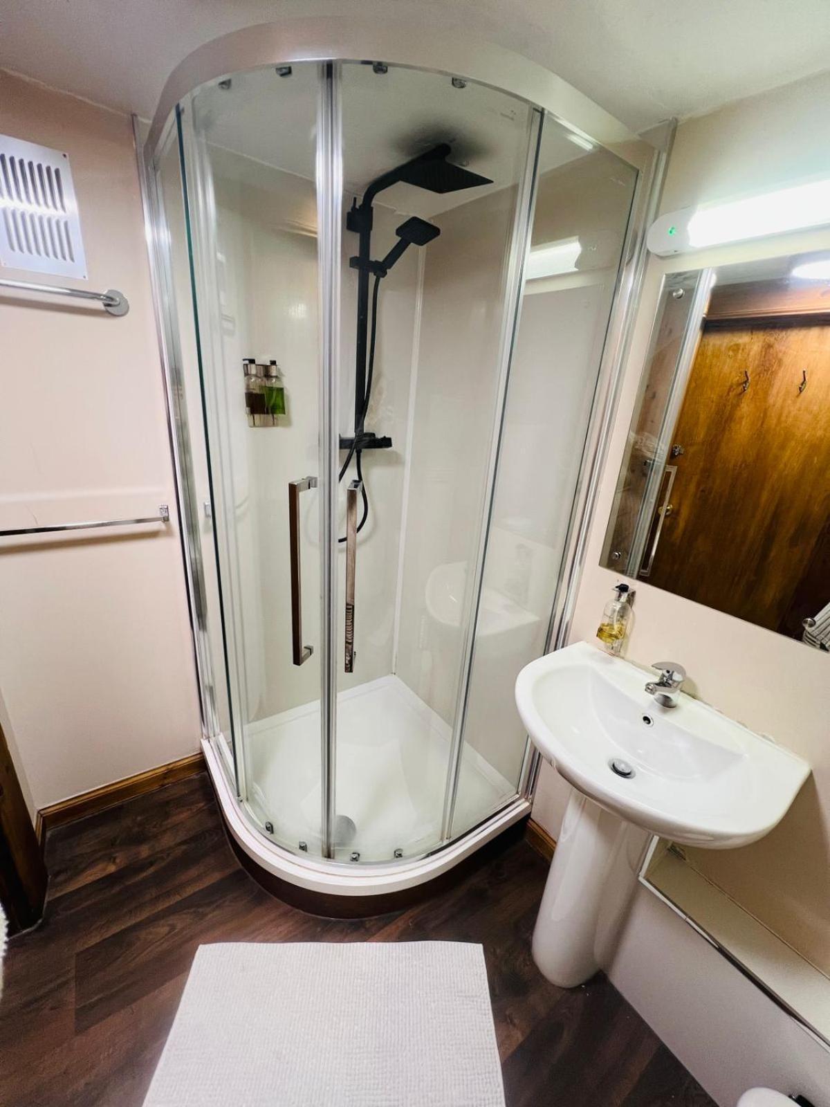 Отель Burntisland House Экстерьер фото