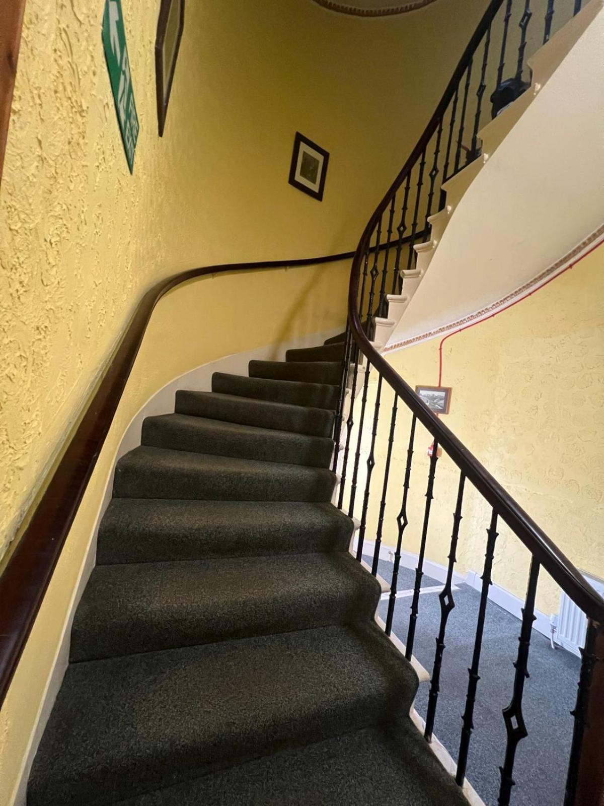 Отель Burntisland House Экстерьер фото