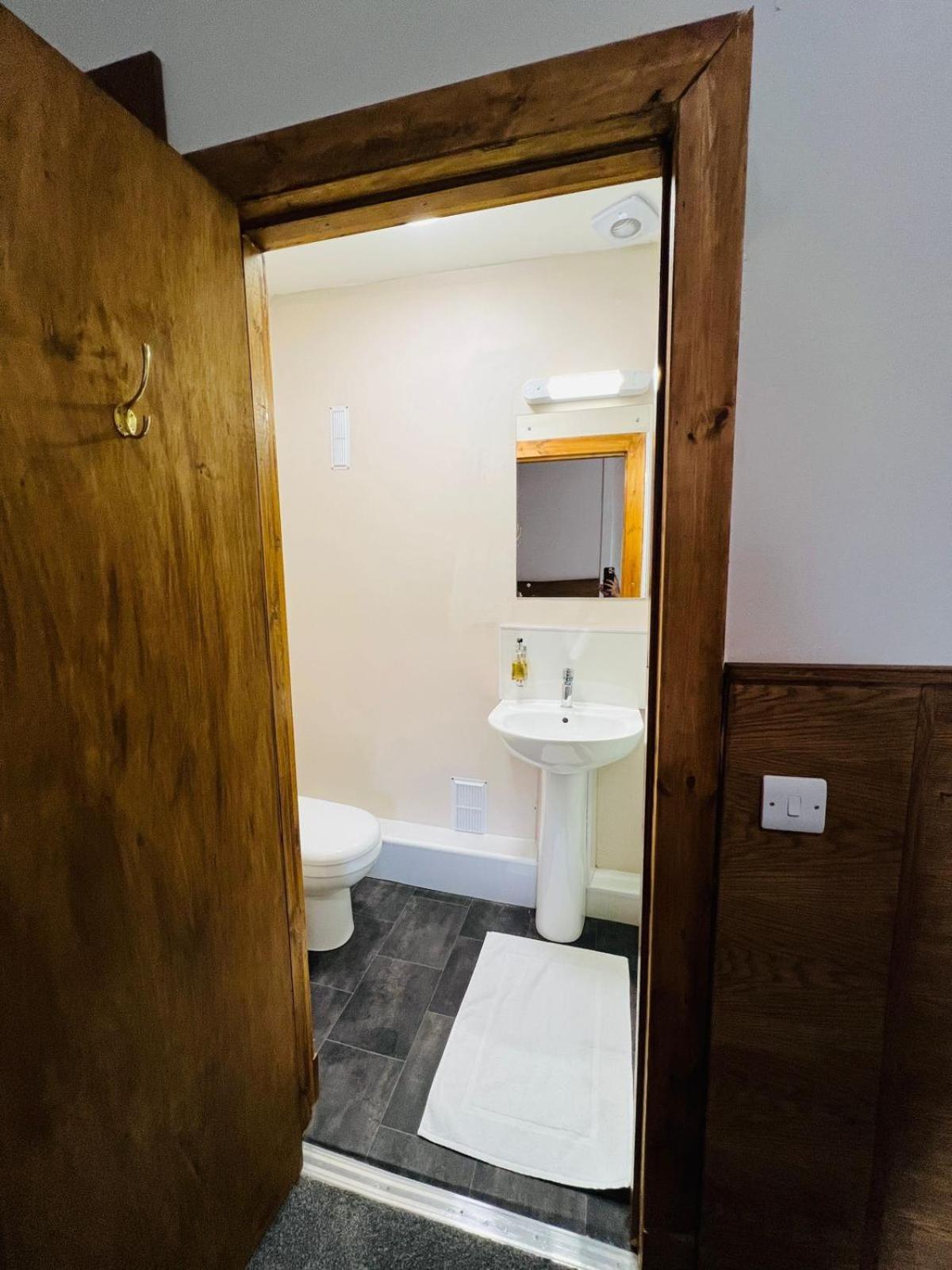 Отель Burntisland House Экстерьер фото